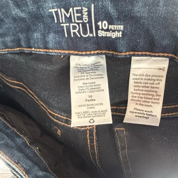 Time and Tru Women's Straight-Leg Jeans, Size 10P. - Picture 5 of 5
